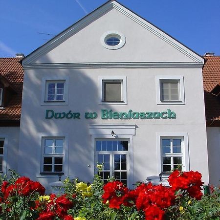 Dwor Nad Jeziorem W Bieniaszach Milakowo Exterior foto