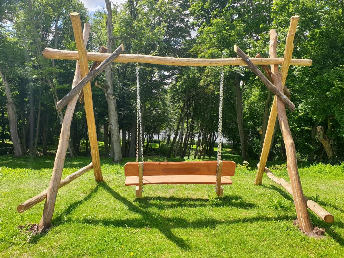 Dwor Nad Jeziorem W Bieniaszach Milakowo Exterior foto