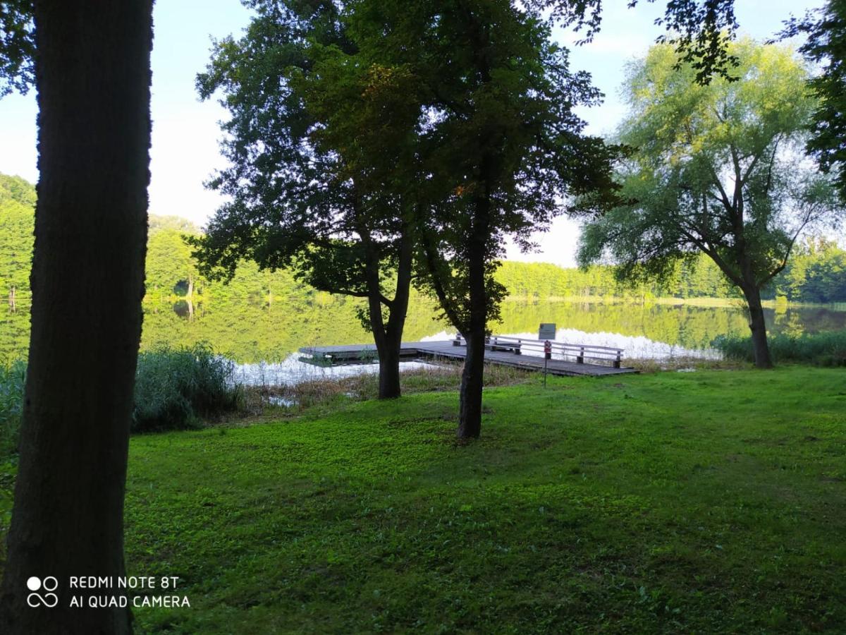 Dwor Nad Jeziorem W Bieniaszach Milakowo Exterior foto
