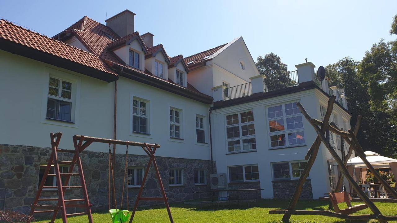 Dwor Nad Jeziorem W Bieniaszach Milakowo Exterior foto