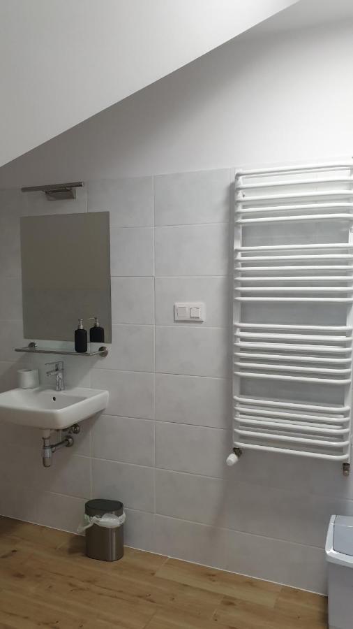 Dwor Nad Jeziorem W Bieniaszach Milakowo Exterior foto